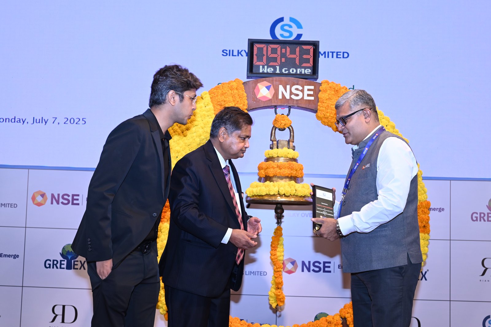 Silky Overseas Limited Listing Ceremony Photos